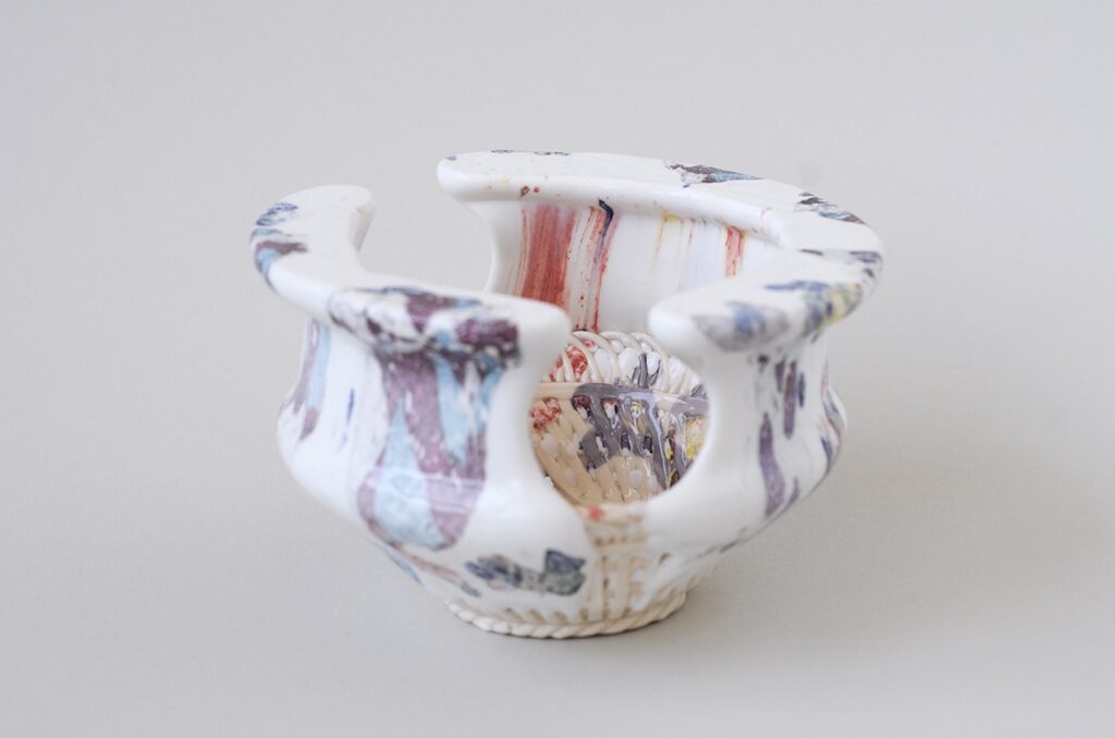 ESTELLE GASSMANN 'Schmelzgitter' 2024 Gefundenes Porzellanschälchen,  Glasur/Porzellan/ Pigmente, Abschiebebilder  nach Originalgrafik/ 15 x 15.5 x 9 cm  (5 7/8 x 6 1/8 x 3 1/2 in.)