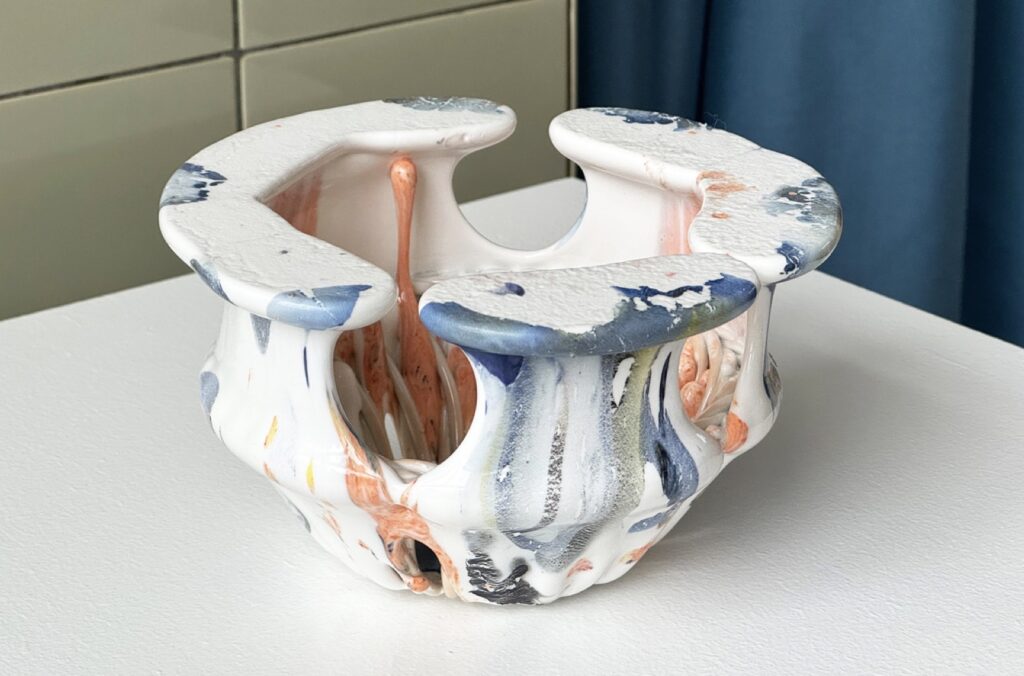 ESTELLE GASSMANN 'Melted Candle' 2024 Gefundenes Porzellanschälchen, Glasur/Porzellan/ Pigmente, Abschiebebilder nach Originalgrafik/ Fotografie 15 x 15.5 x 9 cm  (5 7/8 x 6 1/8 x 3 1/2 in.)